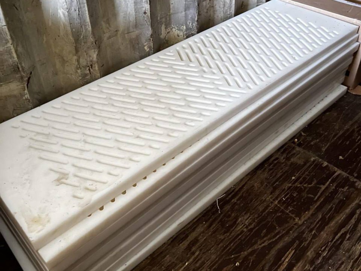 White vacuum panel