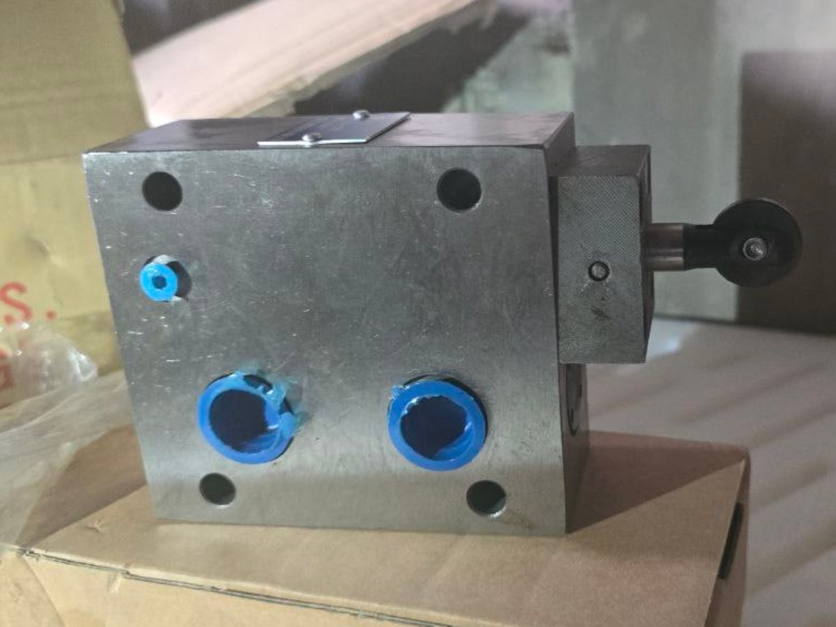 Hydraulic control block LCI-63B